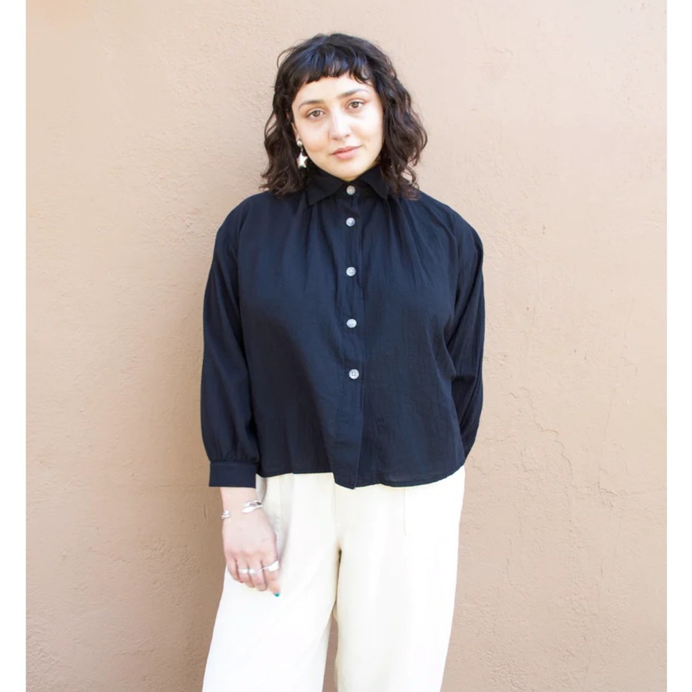 Poet blouse